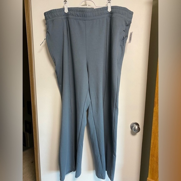 OLD Navy Dynamic Fleece High-Waisted, Wide-leg Pants, Pintucked, size 3X - Picture 2 of 14